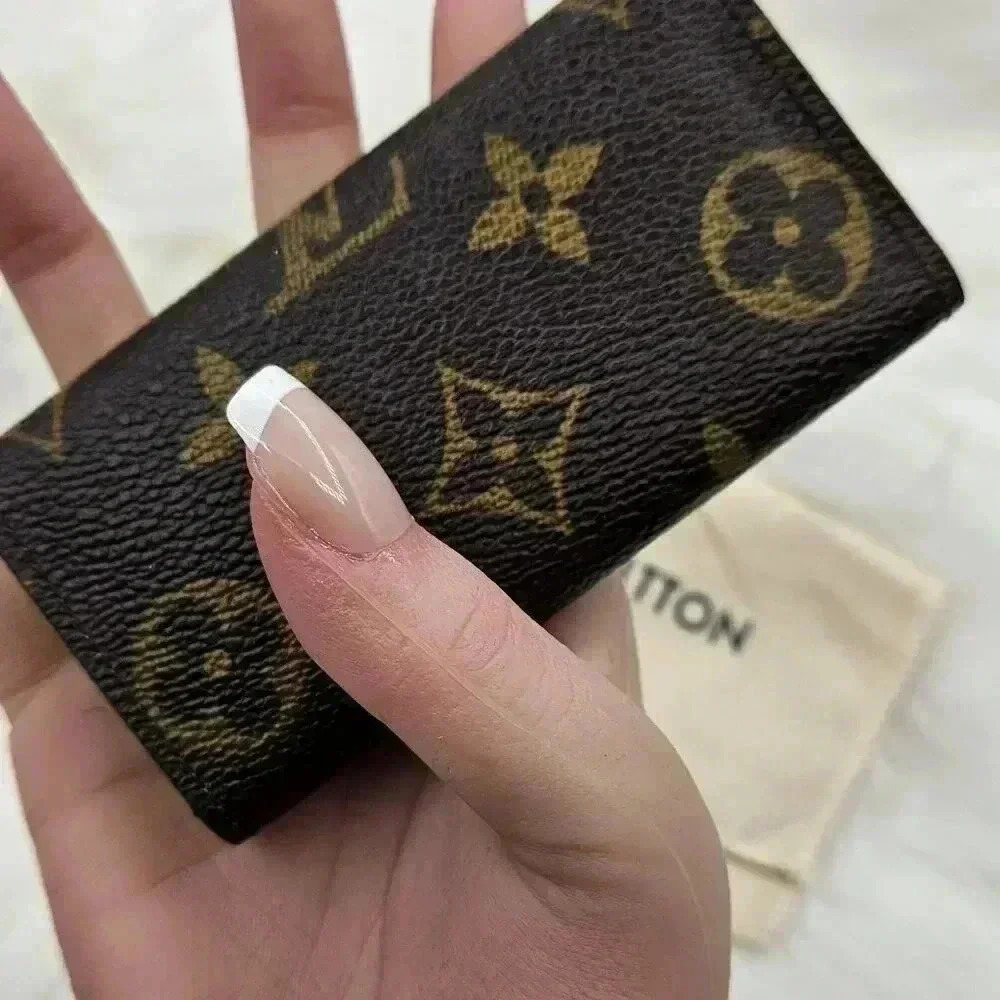LV Mono Multi-cles Wallet - Picture 5 of 12
